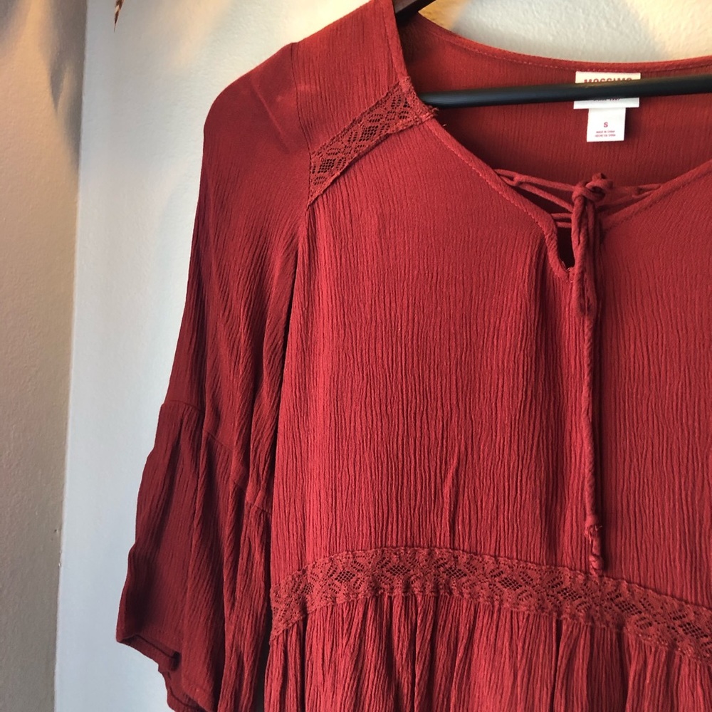 Red flowy top - Picture 4 of 5
